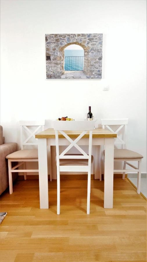 Apartman Kala & *