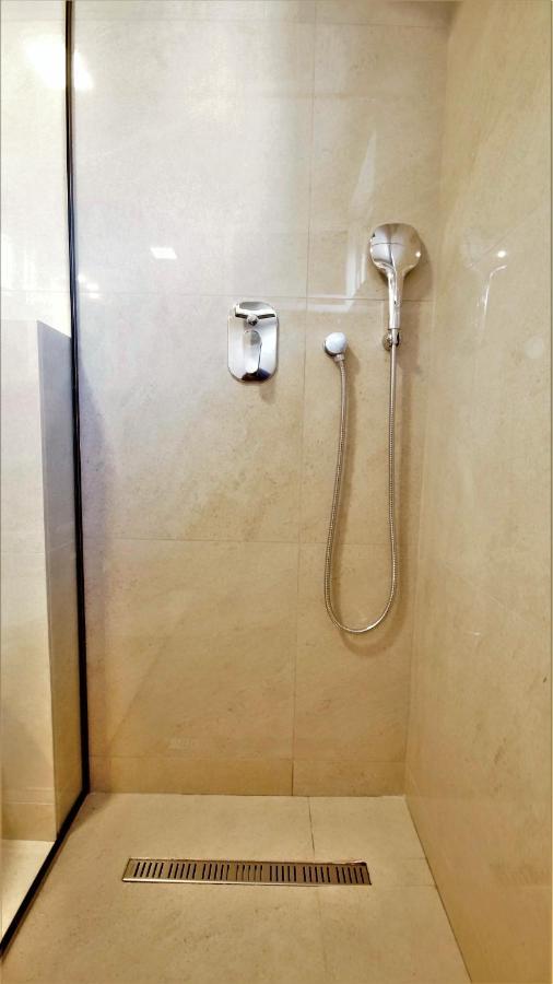 Apartman Kala & *